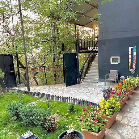 Cosy Studio With Beautiful Garden Jereván Kültér fotó